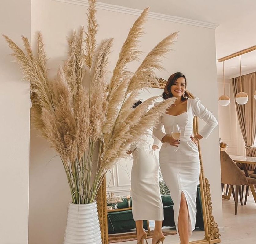 tiges pampas dans vase blanc